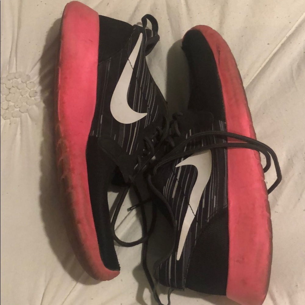 Custom pink Nike Roche - Picture 6 of 7